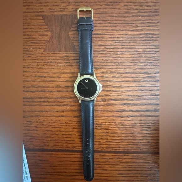 MOVADO men’s Museum Classic Watch Black Dial EUC Black Leather Band - Picture 2 of 4